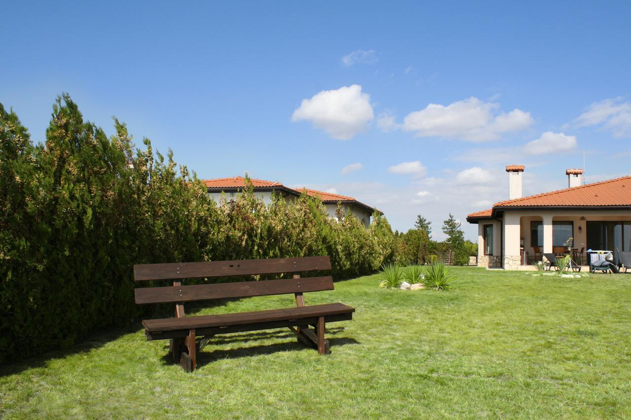 Private Villa 102 in BlackSeaRama Balchik Esterno foto